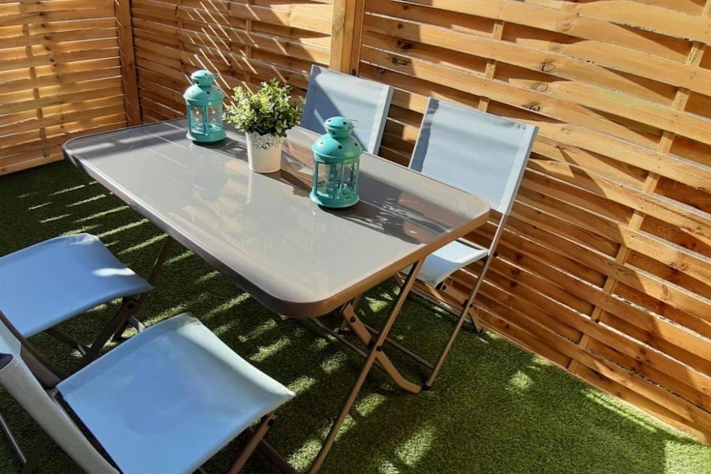 Bel En Pierre De 100 M2 Avec Cour. Apartment *