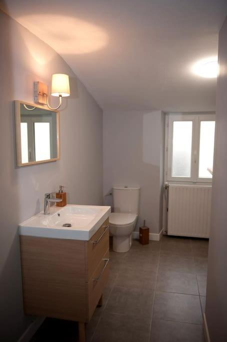 Apartment Bel En Pierre De 100 M2 Avec Cour. *