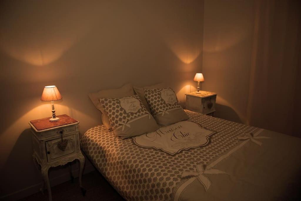 Bel En Pierre De 100 M2 Avec Cour. Apartment *