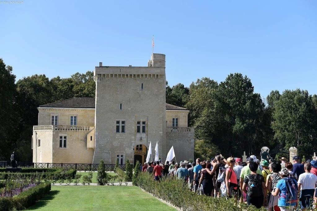 Bel En Pierre De 100 M2 Avec Cour.